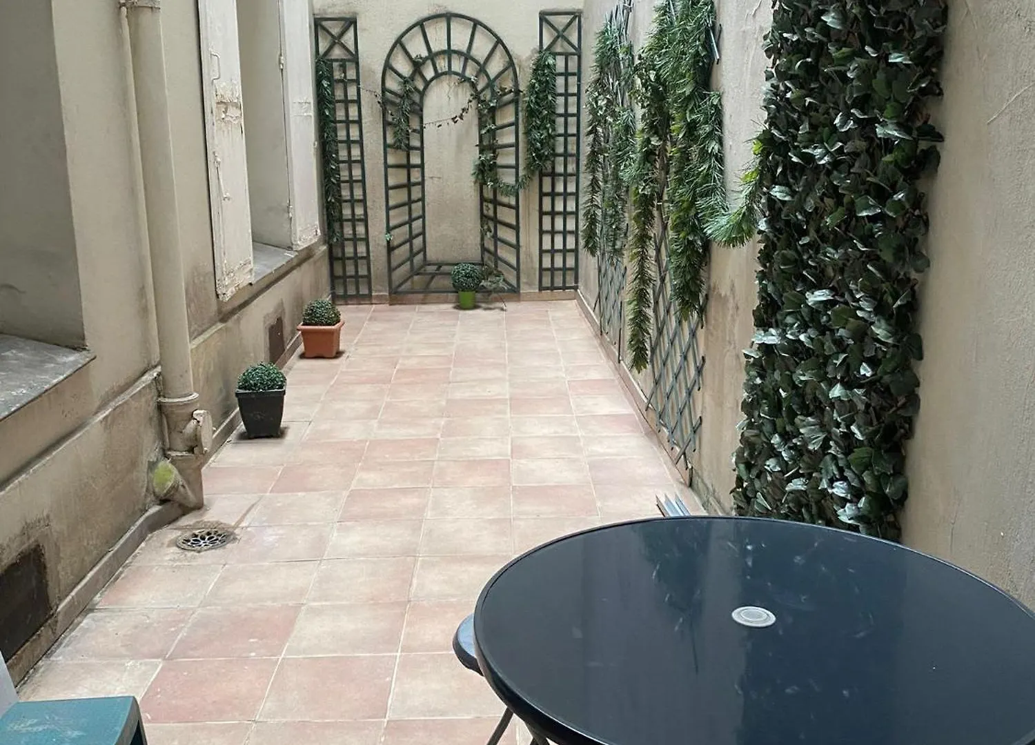 2 Bedroom With Spacious Terrace Minutes From Champs Elysees דירה *